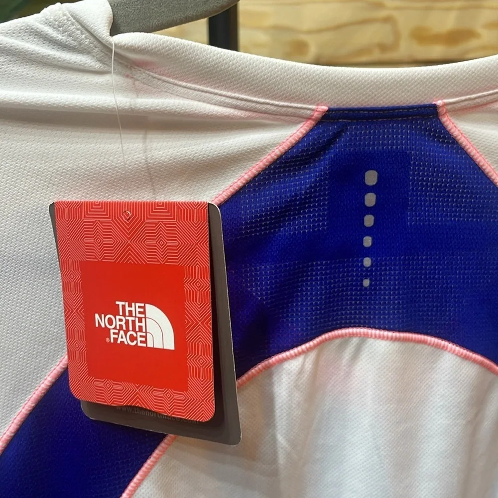 North Face Medium stripes ombre Flashdry womens shirt athletic dryfit hiking NWT - Picture 3 of 12